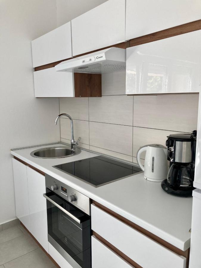Apartmani Plaza Selce Exteriör bild