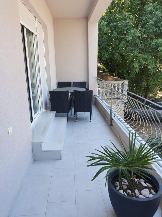 Apartmani Plaza Selce Exteriör bild