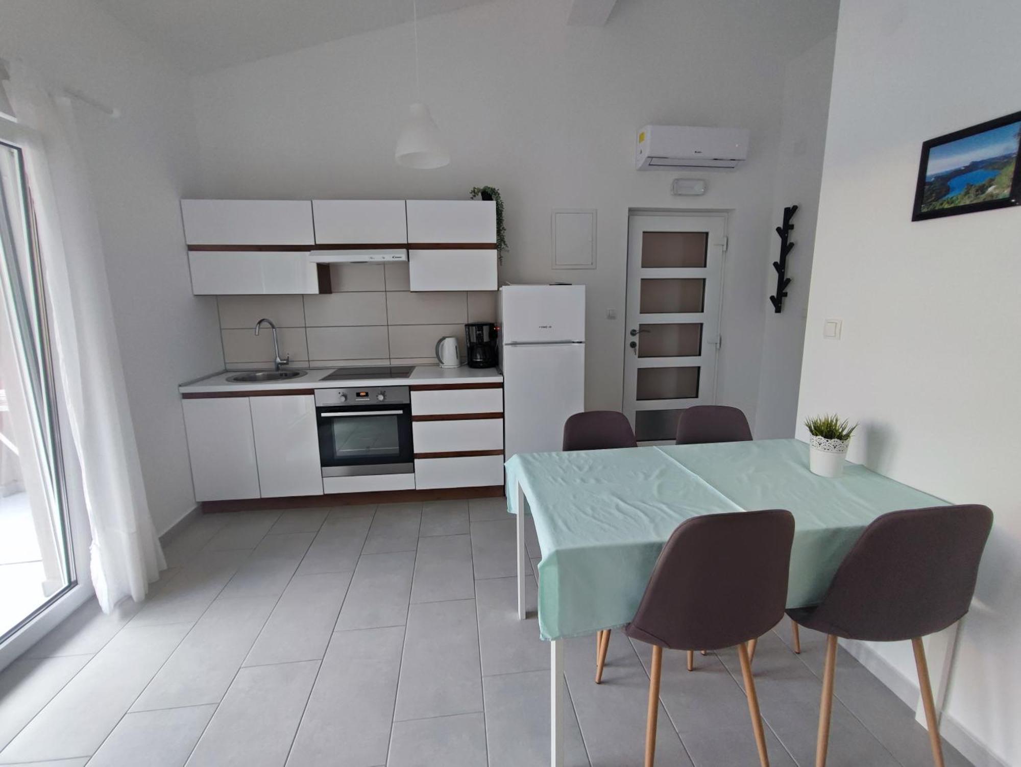 Apartmani Plaza Selce Exteriör bild