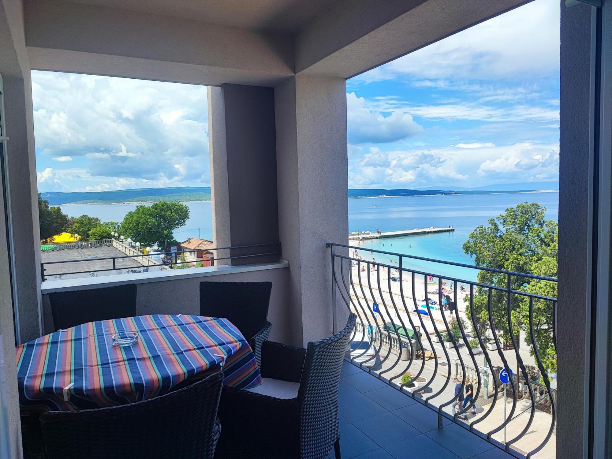 Apartmani Plaza Selce Exteriör bild