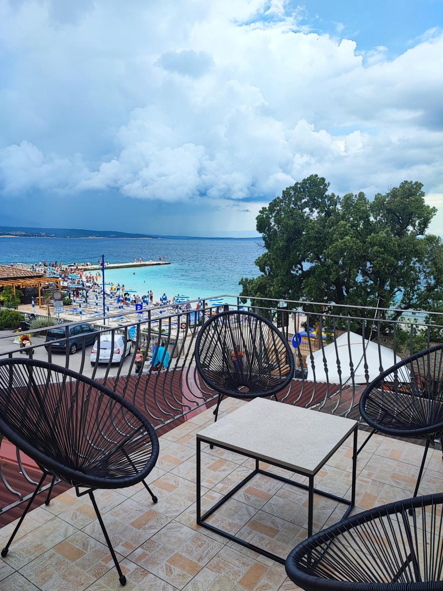 Apartmani Plaza Selce Rum bild
