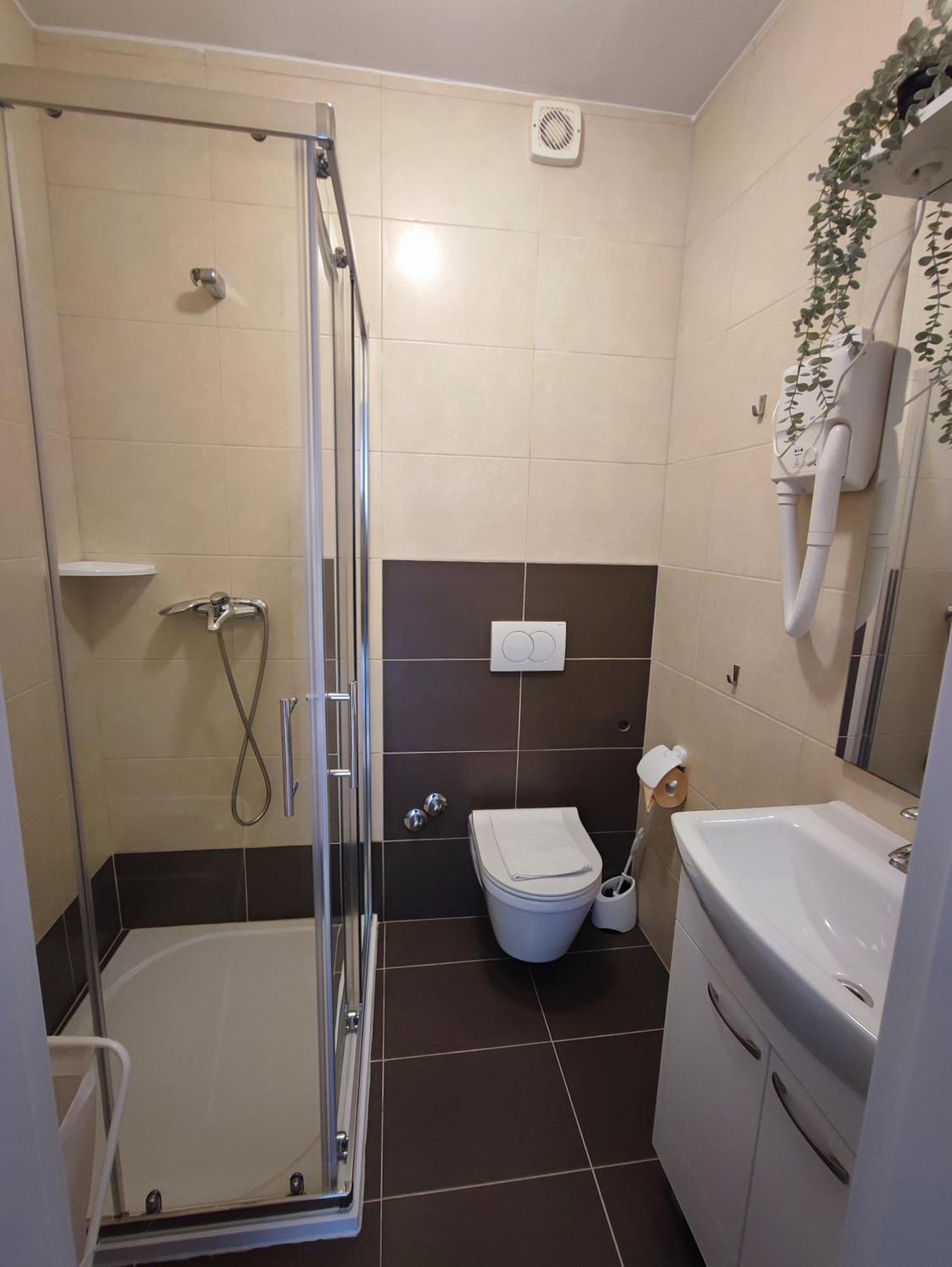 Apartmani Plaza Selce Rum bild