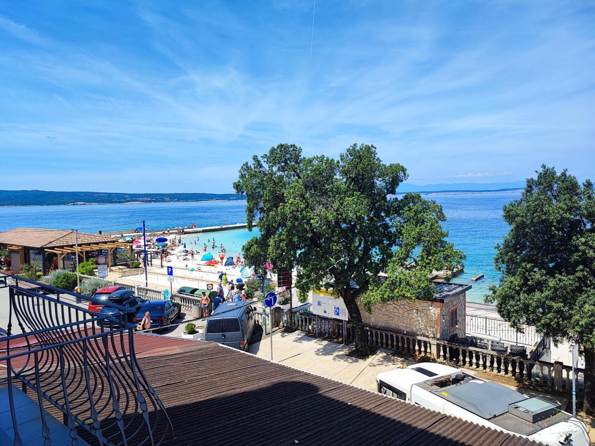 Apartmani Plaza Selce Rum bild